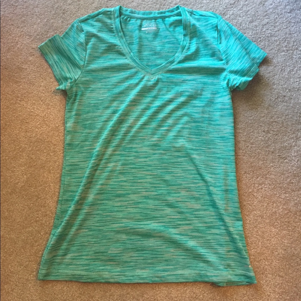 Women’s Athletic Shirt Size S
